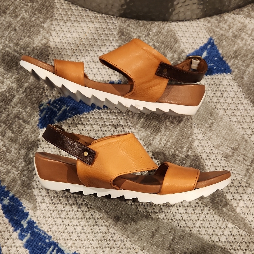 Bueno Fara Brown Sandals with White Soles Bought At Nordstrom Size 37 -  Us 6M